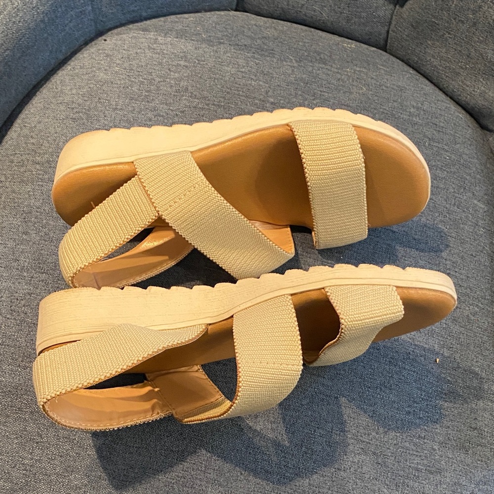 Kensie Women's Cream Sandals - Picture 3 of 6